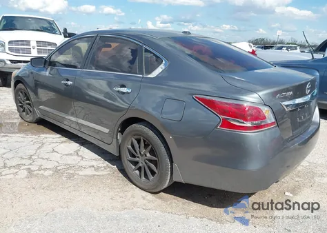 2015 Nissan Altima 2.5 S z USA, uszkodzony, nr VIN 1N4AL3AP0FN315388